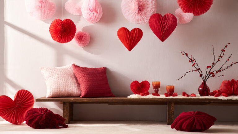 Valentine’s Decorations for Home to Create a Romantic and Cozy Atmosphere