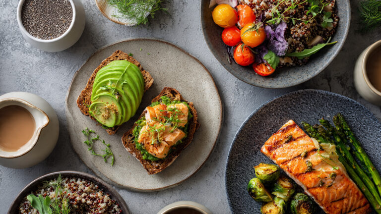 blood sugar balancing meals for stable energy throughout the day