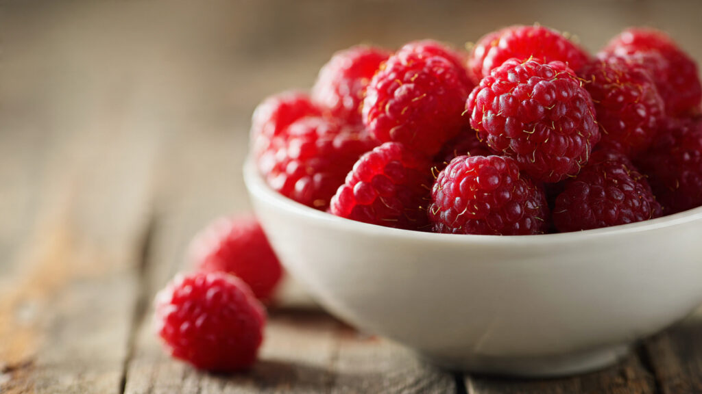 fresh raspberries high fiber fruit snack