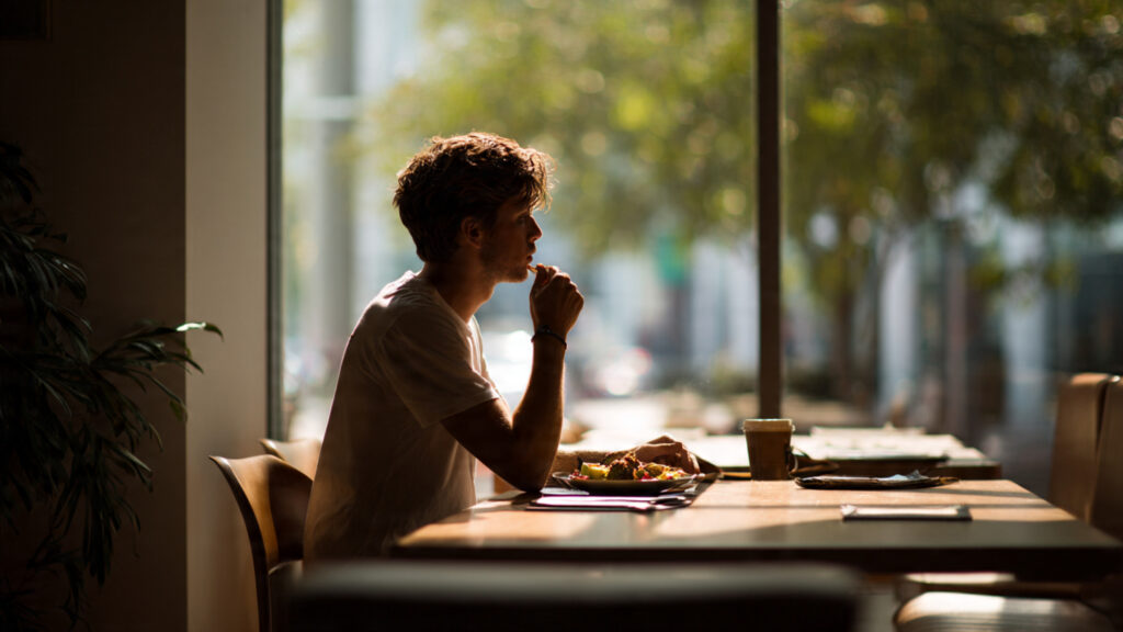 Mindful eating practice to reduce stress and improve digestion